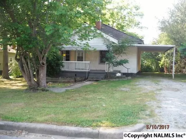 27 W Wilkerson Avenue, Gadsden, AL 35904