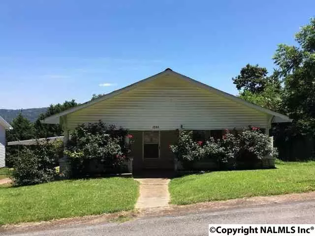 1205 Carlisle Avenue, Guntersville, AL 35976