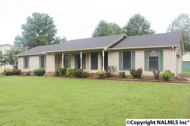 16183 West Glenn Valley Drive, Athens, AL 35611