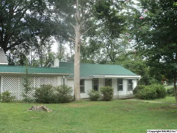 1610 Godfrey Avenue NE, Fort Payne, AL 35967