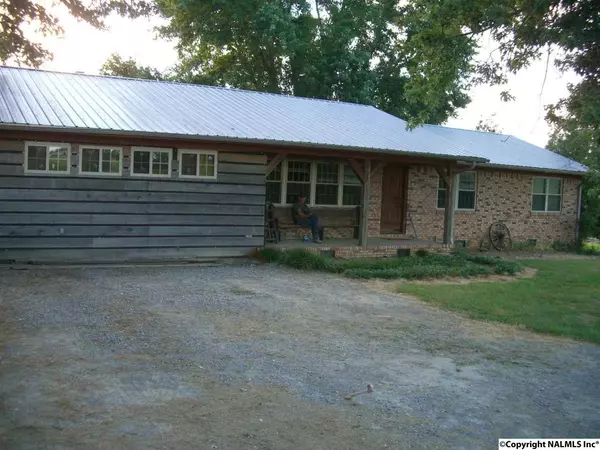 821 County Road 152, Section, AL 35772