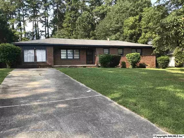 1633 Arrowhead Drive, Gadsden, AL 35903