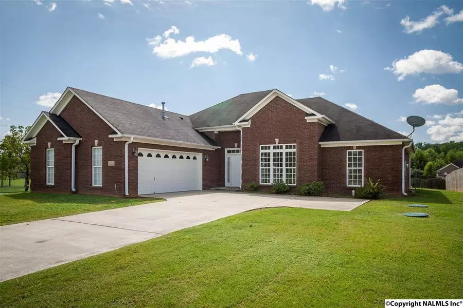 100 Brier Rose Lane, Harvest, AL 35749