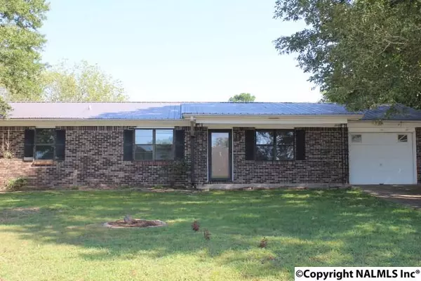 54 Mountain Dale Circle, Section, AL 35771