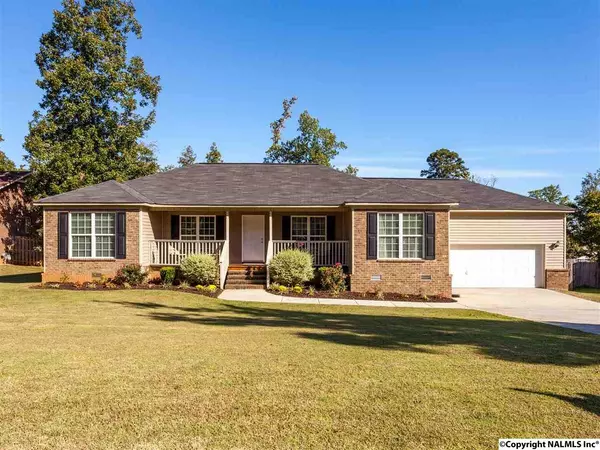 111 Laurel Oak Road, Huntsville, AL 35811