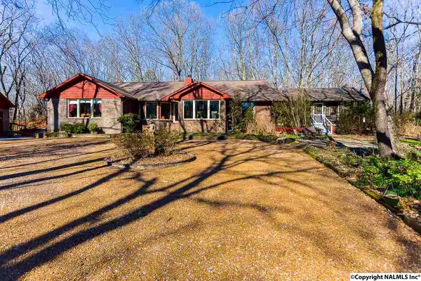 624 Airport Road, Laceys Spring, AL 35754