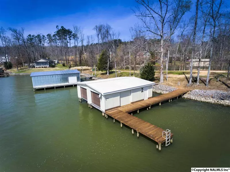 3141 Buck Island Drive, Guntersville, AL 35976