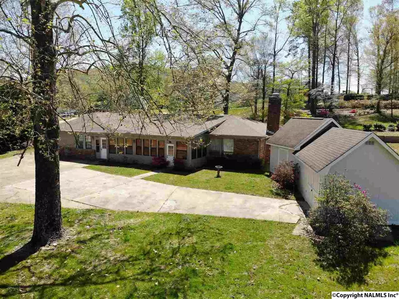 6104 Spring Creek Drive, Guntersville, AL 35976