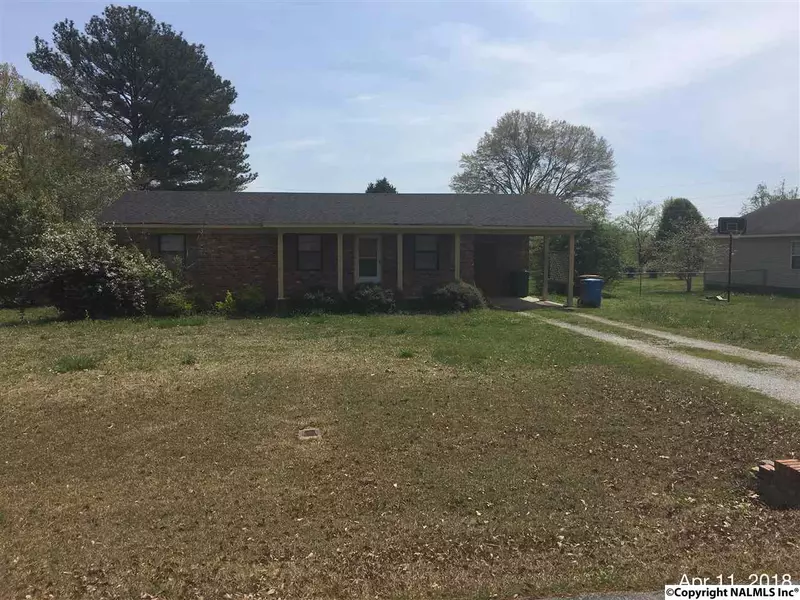 304 Gilchrist Street SW, Hartselle, AL 35640