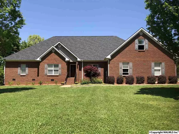 82 Chase Drive, Decatur, AL 35603