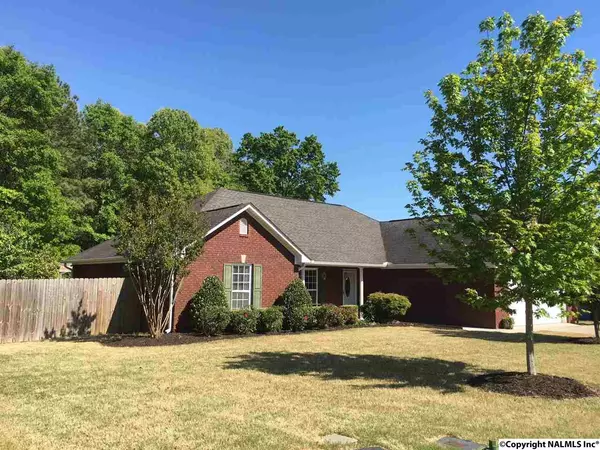 Hartselle, AL 35640,902 Anna Circle