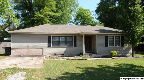 425 Pauline Avenue, Glencoe, AL 35905