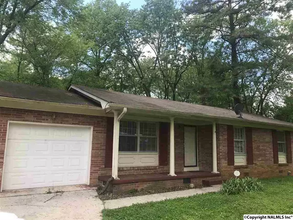 2411 Springdale Circle, Huntsville, AL 35810