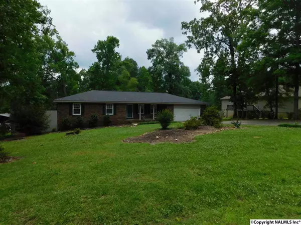 318 Waddill Drive, Rainbow City, AL 35906