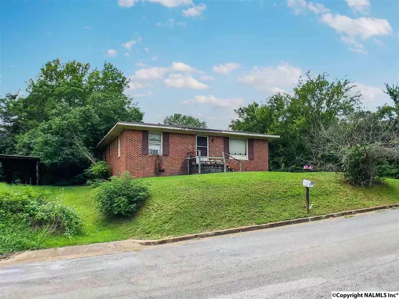 102 S Weakley Street, Florence, AL 35630