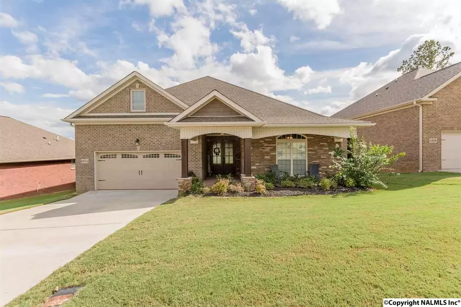 6816 Breyerton Way, Owens Cross Roads, AL 35763