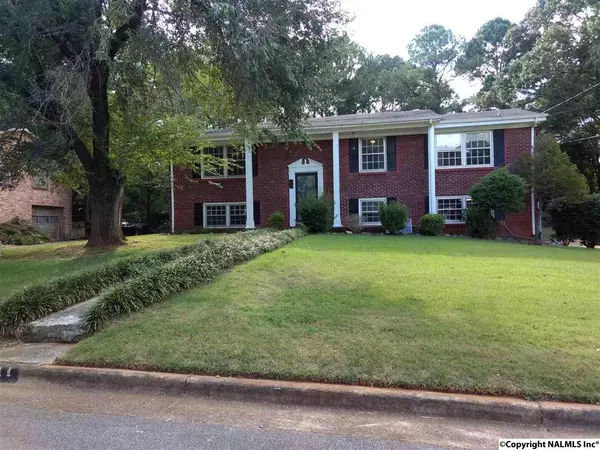 311 Forrest Park Court NW, Huntsville, AL 35806