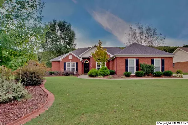 2817 Willowick Trail, Owens Cross Roads, AL 35763