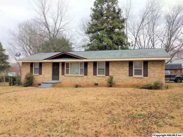 3200 Searcy Drive NW, Huntsville, AL 35810