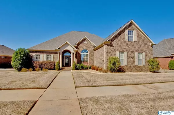 5 SW America Holly Circle, Huntsville, AL 35824