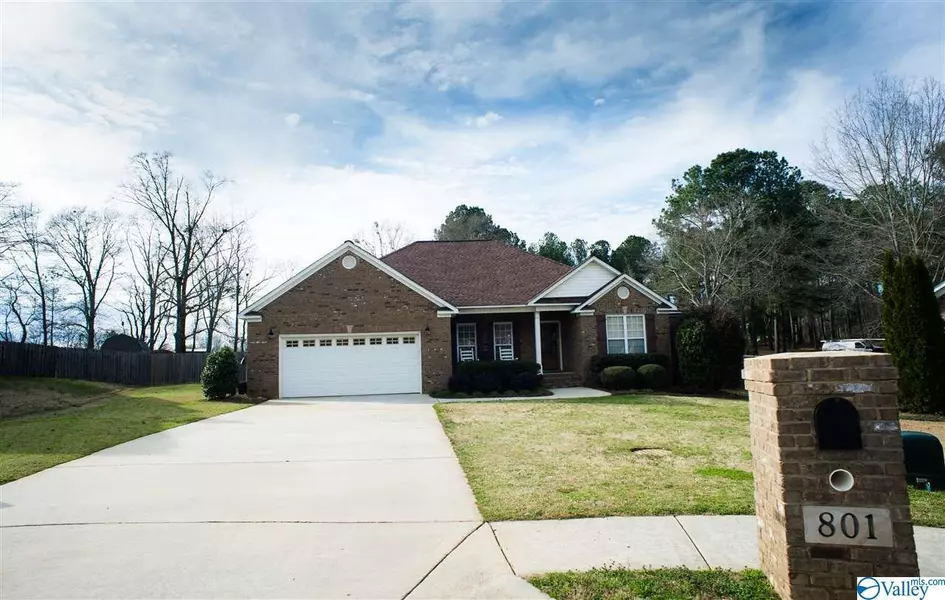 801 SW Anna Circle, Hartselle, AL 35640