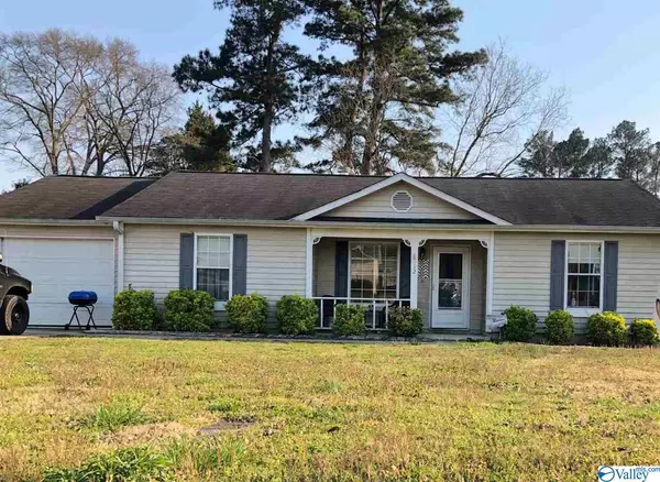 Hartselle, AL 35640,812 Sunshine Street