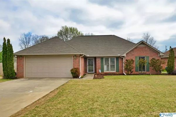 1702 Lake Pointe Drive, Decatur, AL 35601