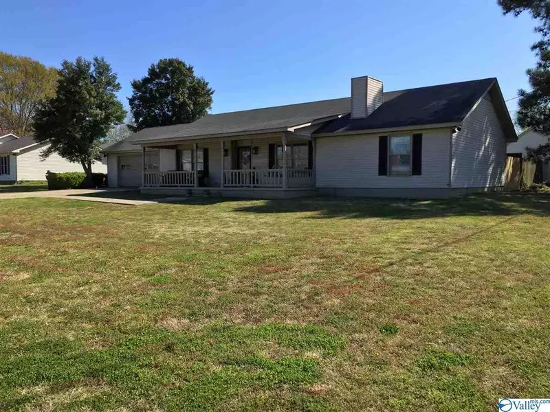 16074 East Glenn Valley, Athens, AL 35611