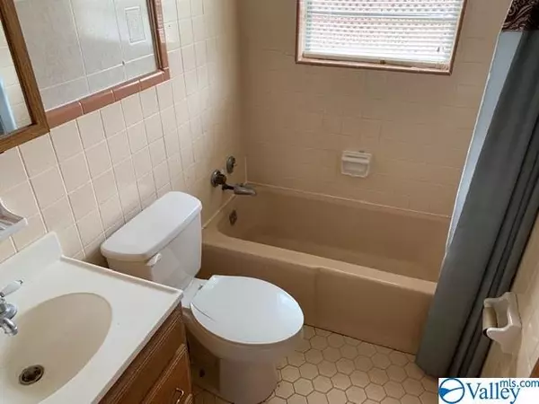 Weaver, AL 36277,806 Alexandria Road