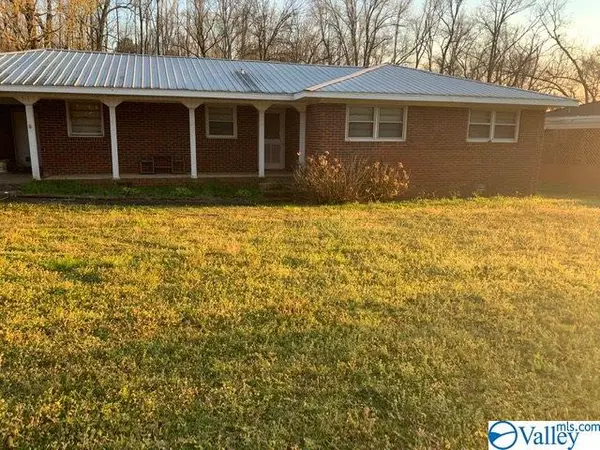 806 Alexandria Road, Weaver, AL 36277