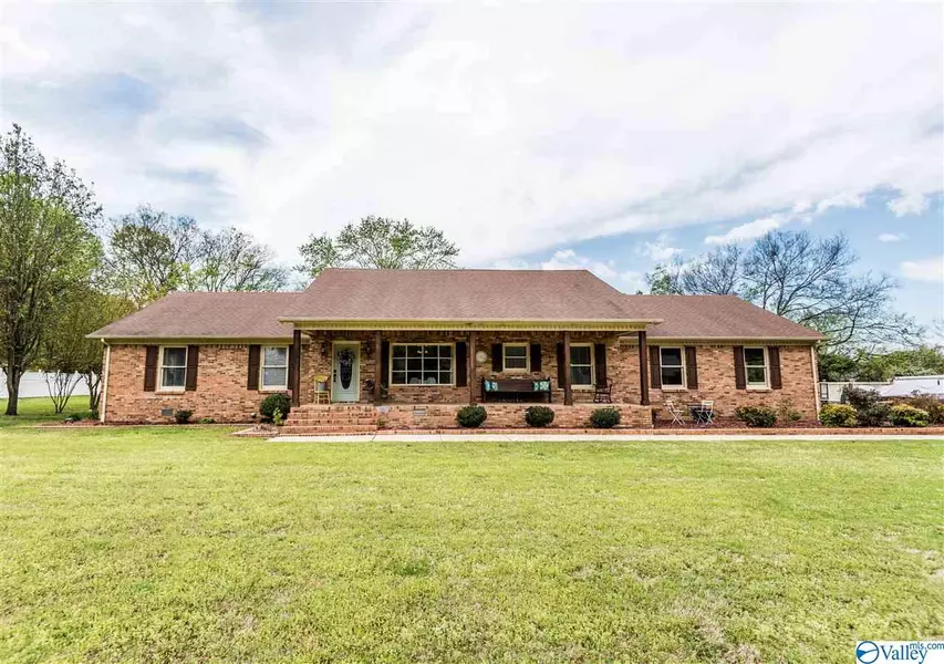 5640 Pawnee Circle, Guntersville, AL 35976