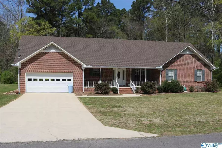 5104 Jefferson Circle, Guntersville, AL 35976