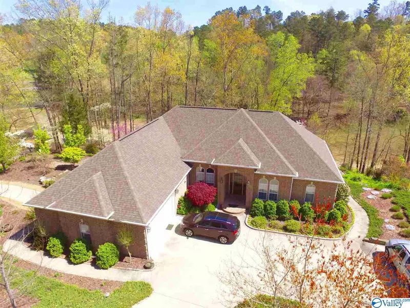 1068 Heritage Drive, Guntersville, AL 35976