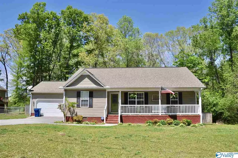 73 Red Bird Circle, Arab, AL 35016