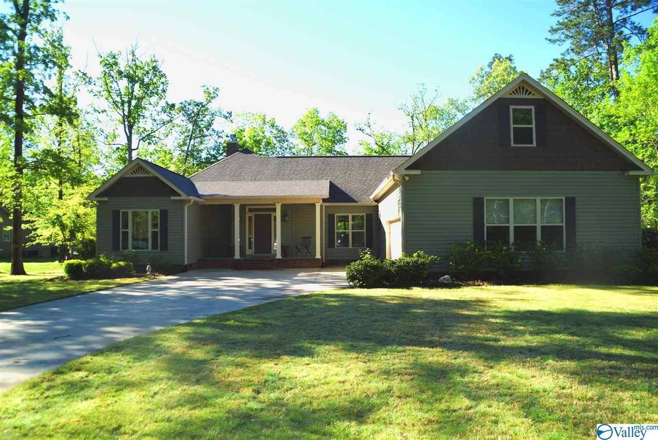 555 Hummingbird Lane, Ashville, AL 35953