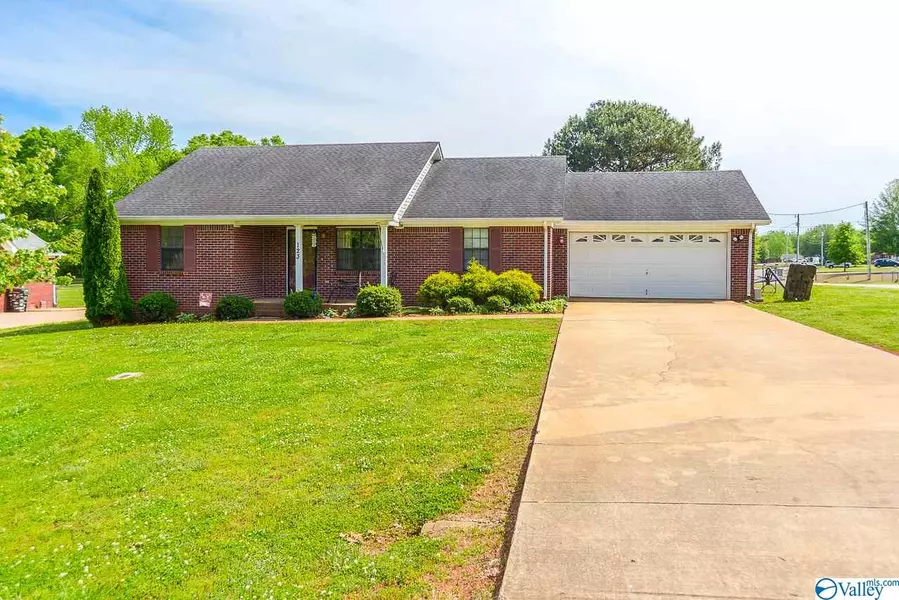 123 Brookview Drive, Hazel Green, AL 35750