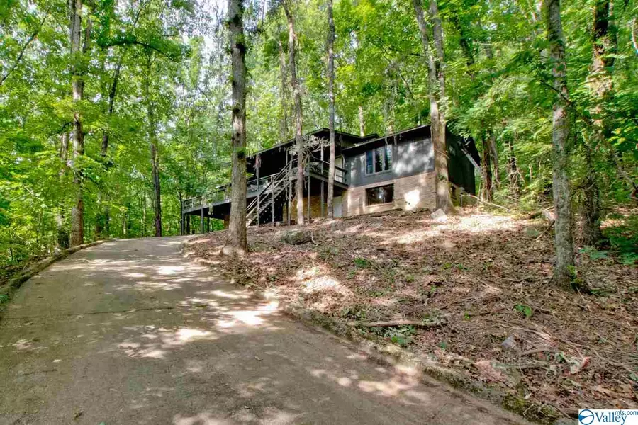 206 Newcomb Road, Owens Cross Roads, AL 35763