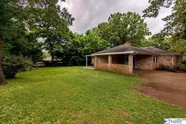 Florence, AL 35630,1904 N Beechwood Drive