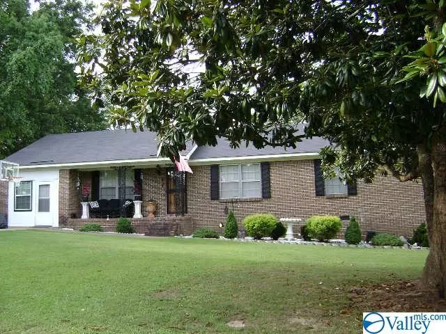 1101 Oakwood Street, Hartselle, AL 35640