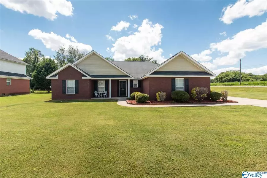 100 Spring Tanner Road, Hazel Green, AL 35750