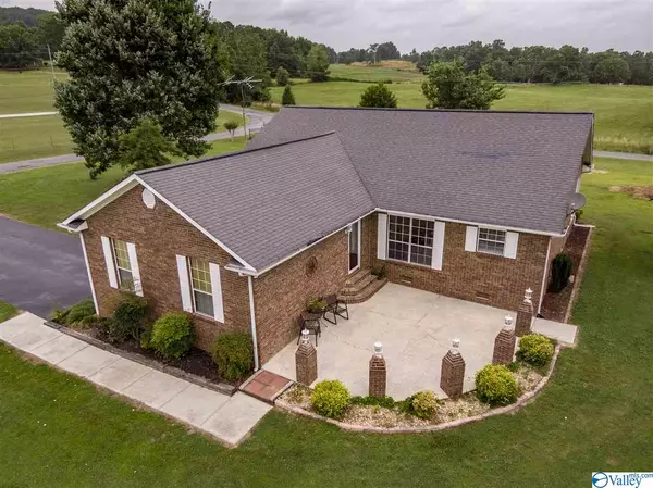 23 County Road 670, Henagar, AL 35978