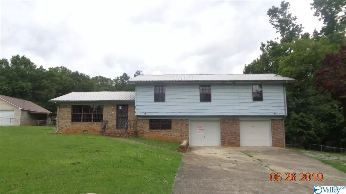 Anniston, AL 36207,425 Bernard Couch