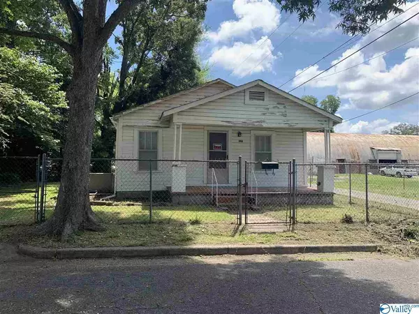 105 N Burns Street, Gadsden, AL 35901