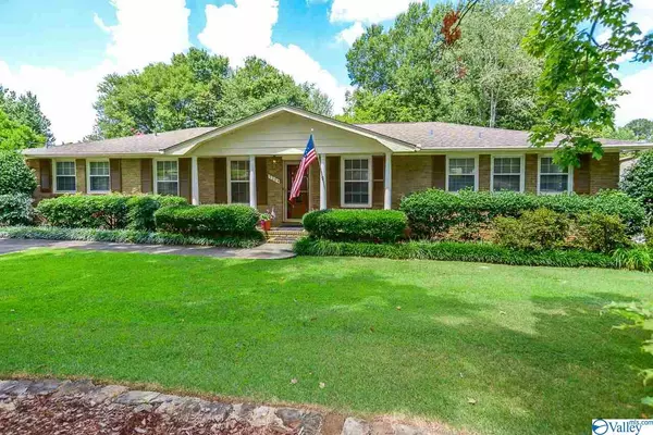 5204 Whitesburg Drive SE, Huntsville, AL 35802