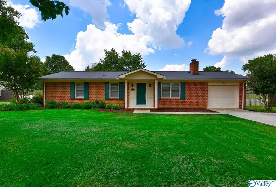 16665 Becky Street, Athens, AL 35611