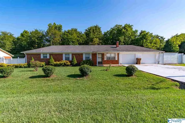 117 Ridgeway Drive, Moulton, AL 35650