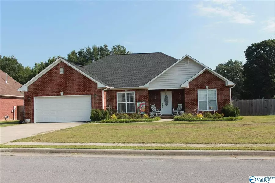 1301 Gypsy Trail, Hartselle, AL 35640