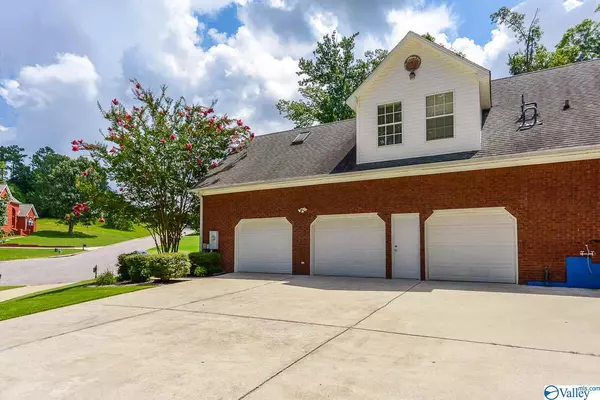 Decatur, AL 35603,3556 Chula Vista Ridge Drive