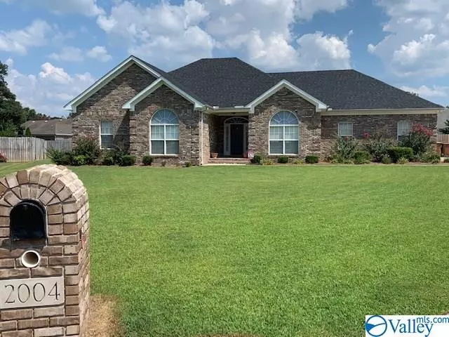 2004 Cedarwood Drive, Hartselle, AL 35640