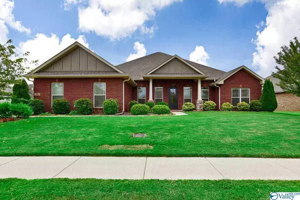 16 Holly Park Blvd, Huntsville, AL 35824
